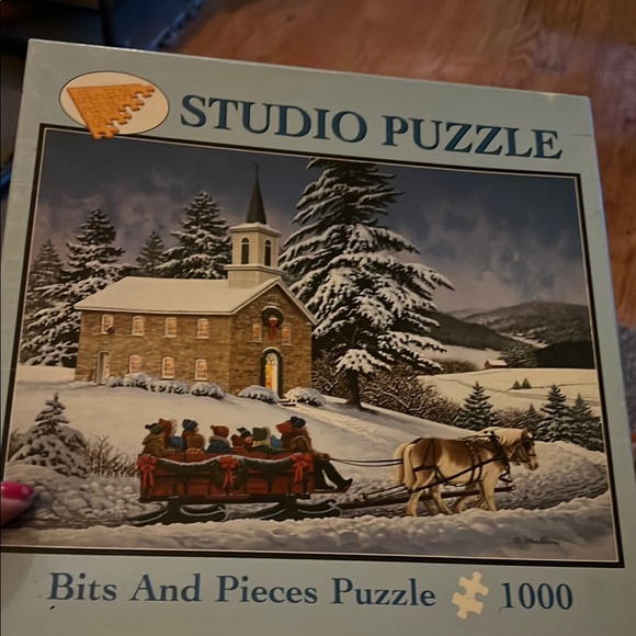 Bits And Pieces Studio Puzzle 1000 Pieces - Picture 2 of 2